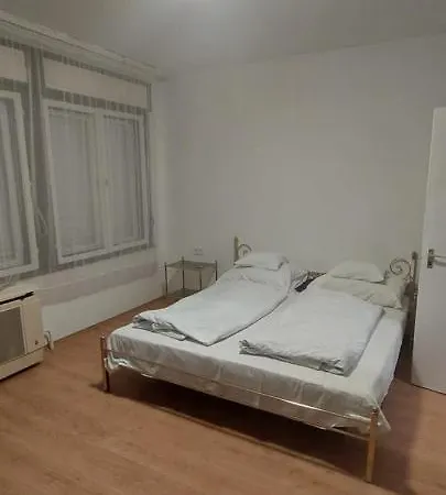 Bluebird Apartman Appartamento *